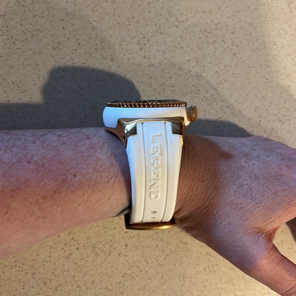 NWOT Swiss Legend ladies oversize watch - Picture 10 of 12